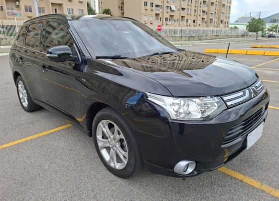 MITSUBISHI OUTLANDER 3.0 GT 4X4 V6 24V GASOLINA 4P AUTOMÁTICO MITSUBISHI OUTLANDER 3.0 GT 4X4 V6 24V GASOLINA 4P AUTOMÁTICO
